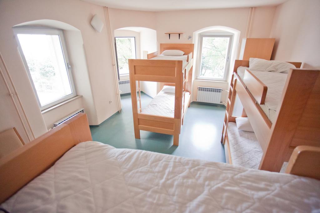 Hi Hostel غييكا المظهر الخارجي الصورة